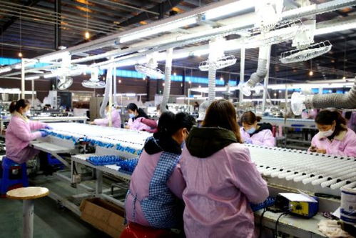 江西靖安 又一批外贸产品出发了